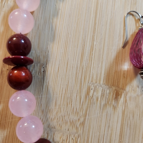 Hand Crafted Pink and Burgundy Beaded Jewelry Set Pierced Earrings and Necklace - Picture 3 of 10